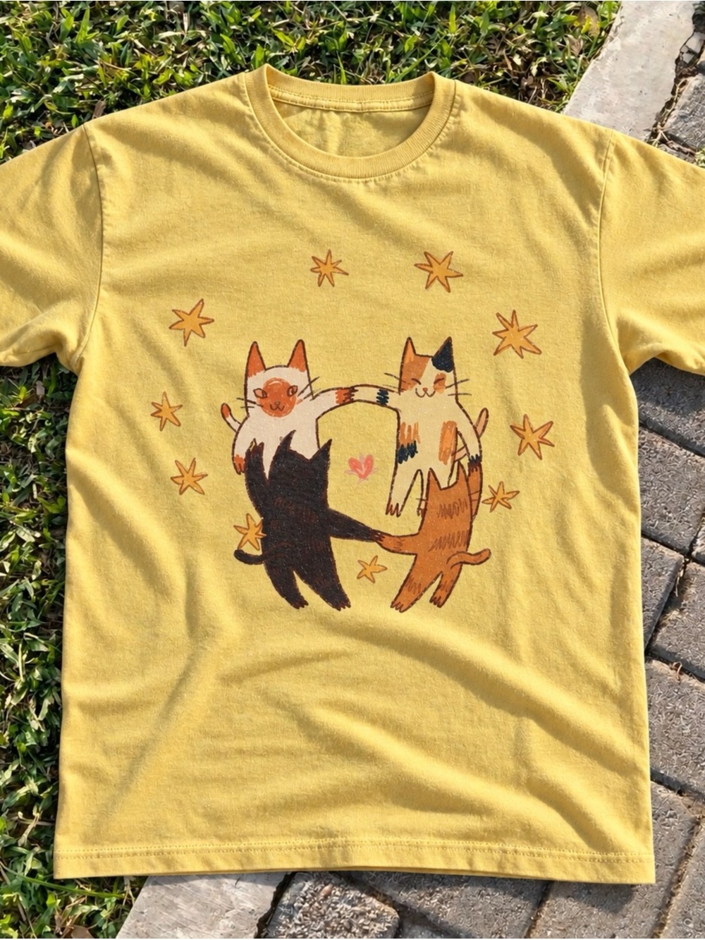 Four Cats & Stars Graphic Tee Yellow Gildan